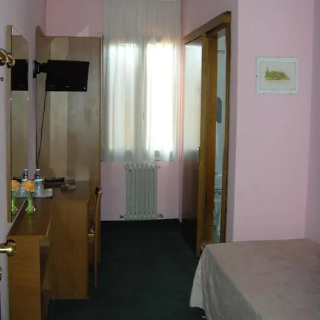 Da Cines 3* 카스텔노보 네 몬티